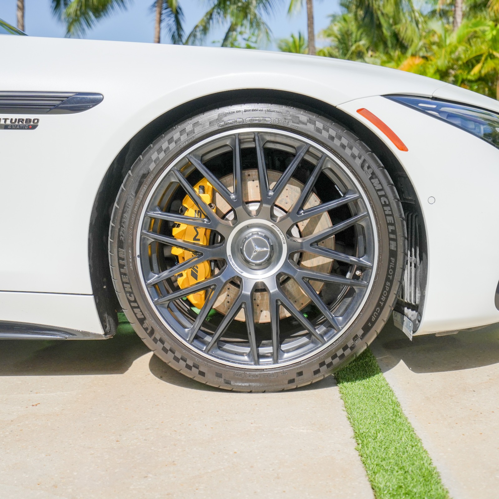 Mercedes-AMG wheel detailing